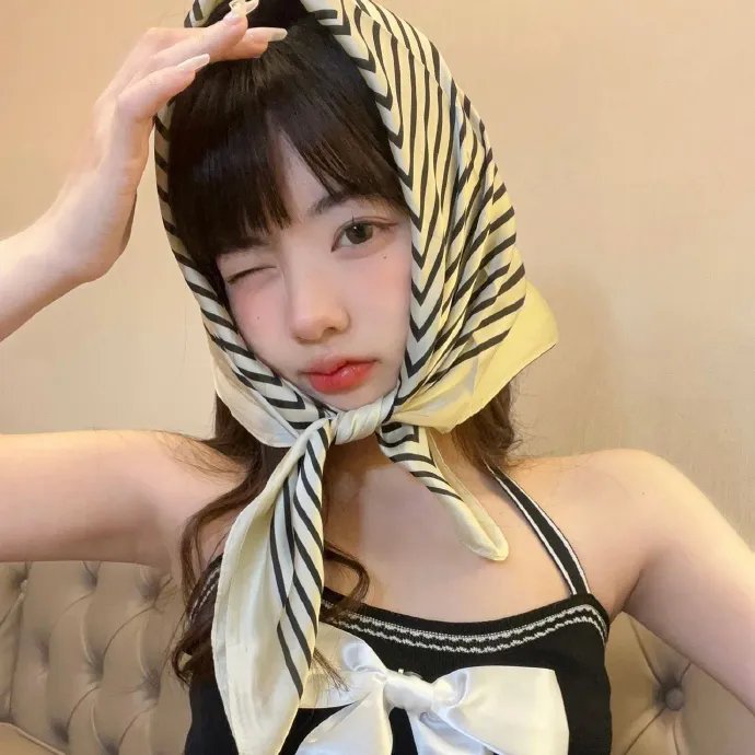 姹紫嫣红碧绿波